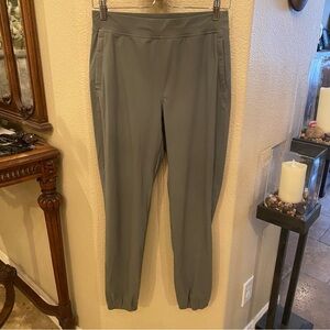 LULULEMON Women Light Olive Jogger Pants Size 6